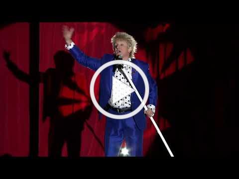 Rob Caudill as Rod Stewart 2016